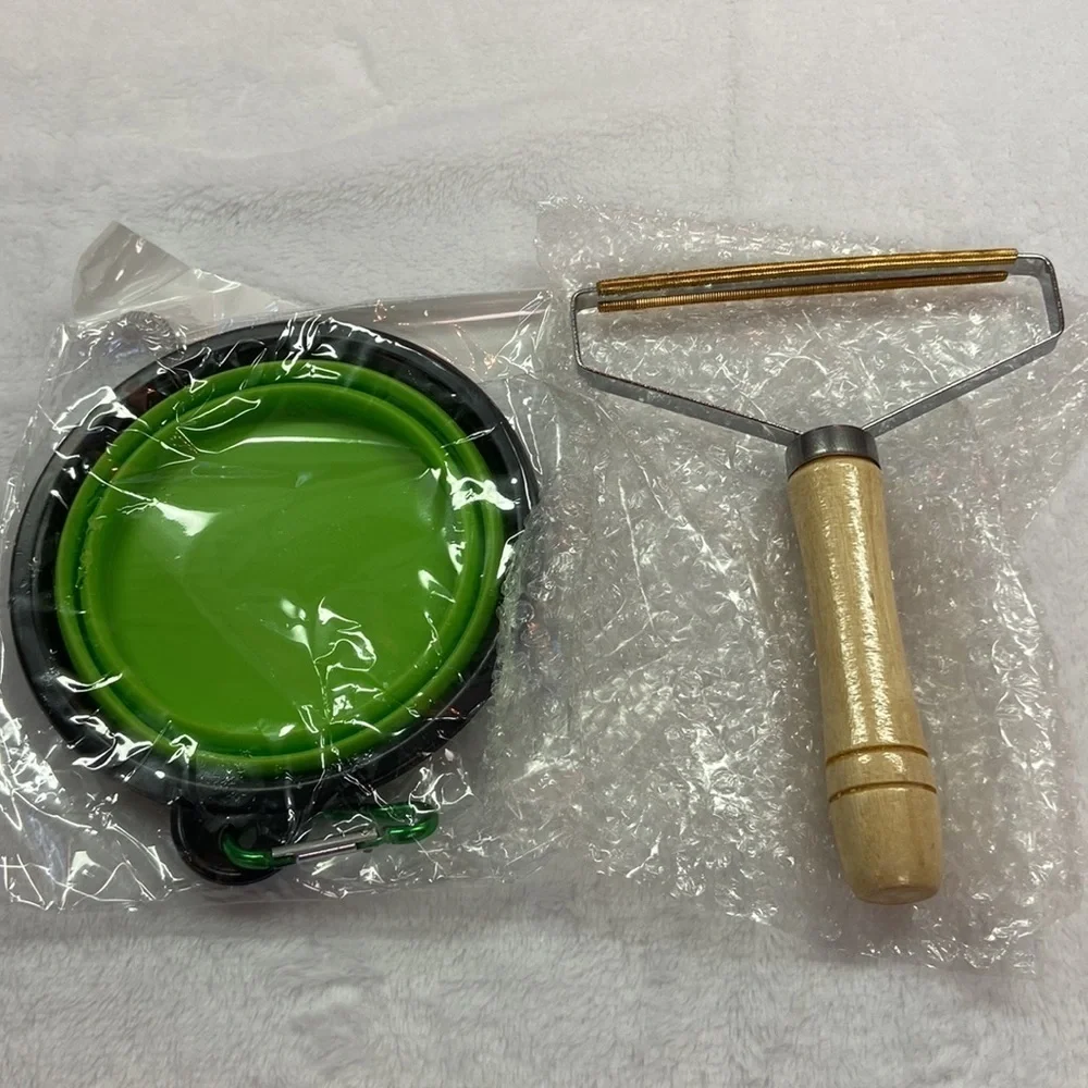 Travel Silicone Collapsable Pet Bowl & Carpet Scraper NWOT